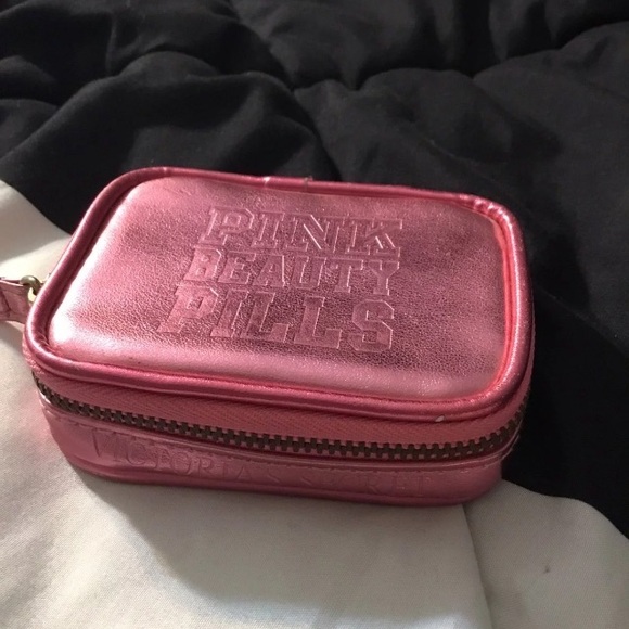 PLEASE HELP ME FIND THESE ALL MY FELLOW POSHERS! - Picture 3 of 7